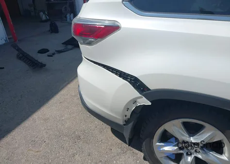 2016 Toyota Highlander Hybrid Limited z USA, uszkodzony, nr VIN 5TDDCRFH5GS015787